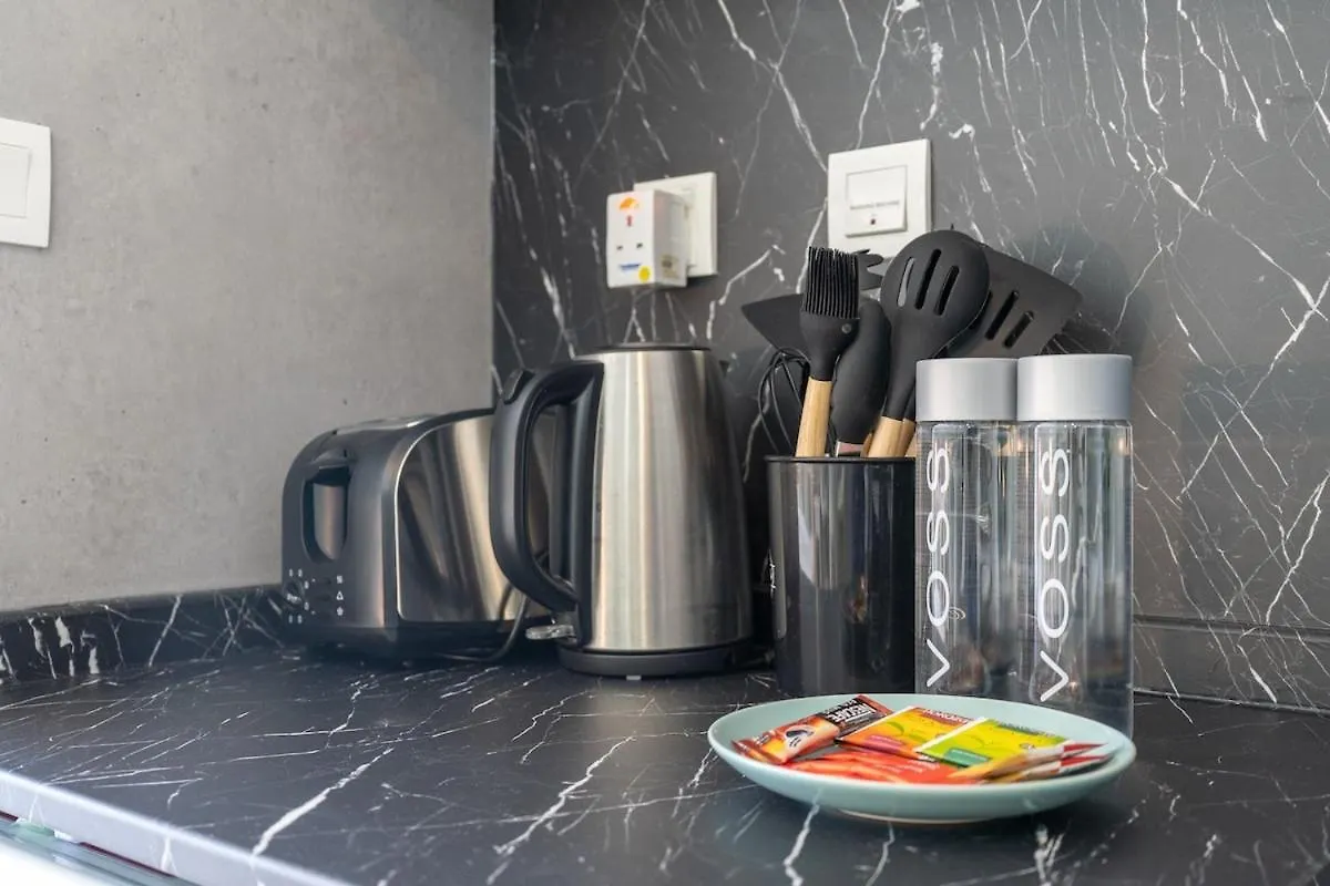 Charming Studio Apartment, With Easy Beach Access In Dubai Marina 아파트