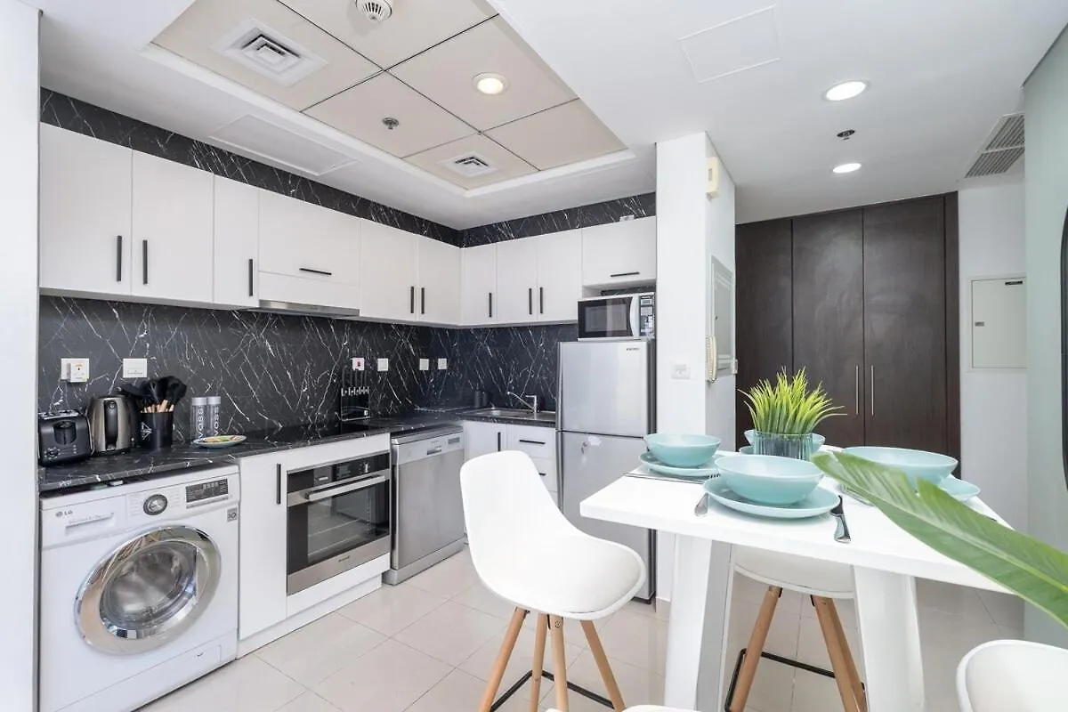 Charming Studio Apartment, With Easy Beach Access In Dubai Marina 0*,