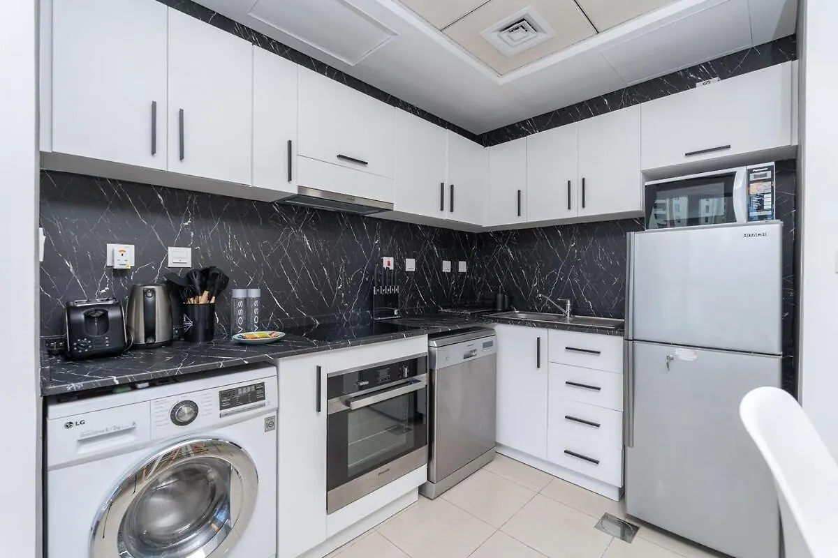 Charming Studio Apartment, With Easy Beach Access In Dubai Marina