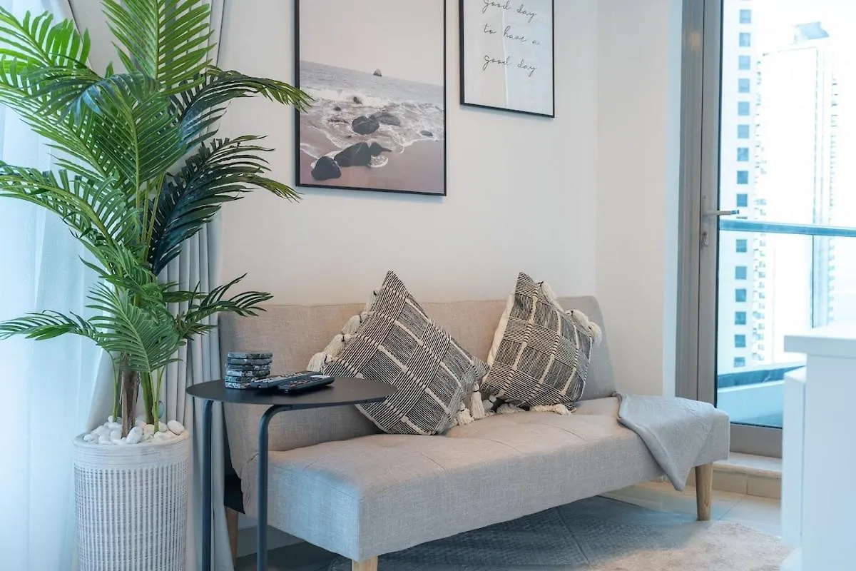 Charming Studio Apartment, With Easy Beach Access In Dubai Marina