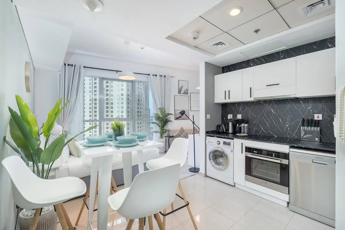 Charming Studio Apartment, With Easy Beach Access In Dubai Marina